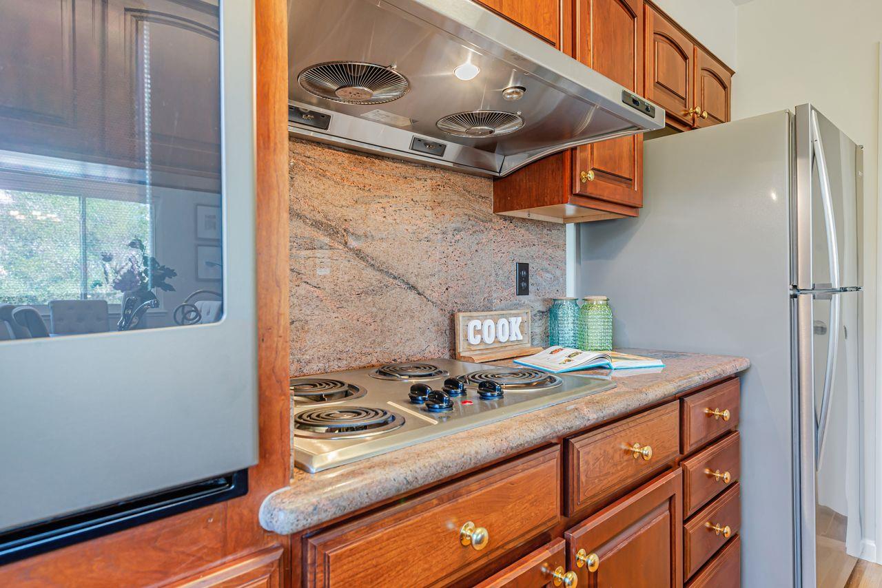 Detail Gallery Image 14 of 34 For 1385 Terrace Dr, Millbrae,  CA 94030 - 5 Beds | 3 Baths