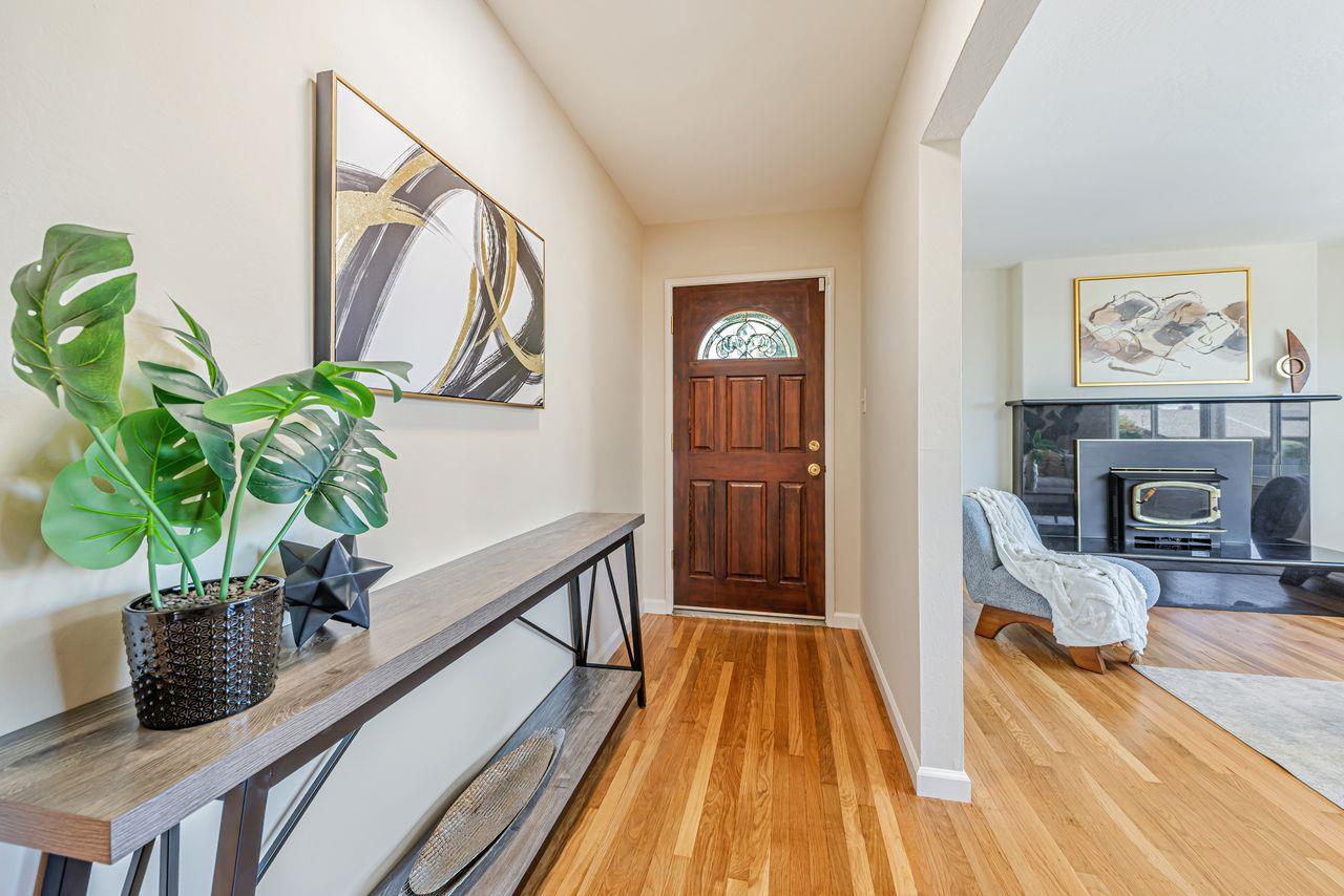 Detail Gallery Image 5 of 34 For 1385 Terrace Dr, Millbrae,  CA 94030 - 5 Beds | 3 Baths