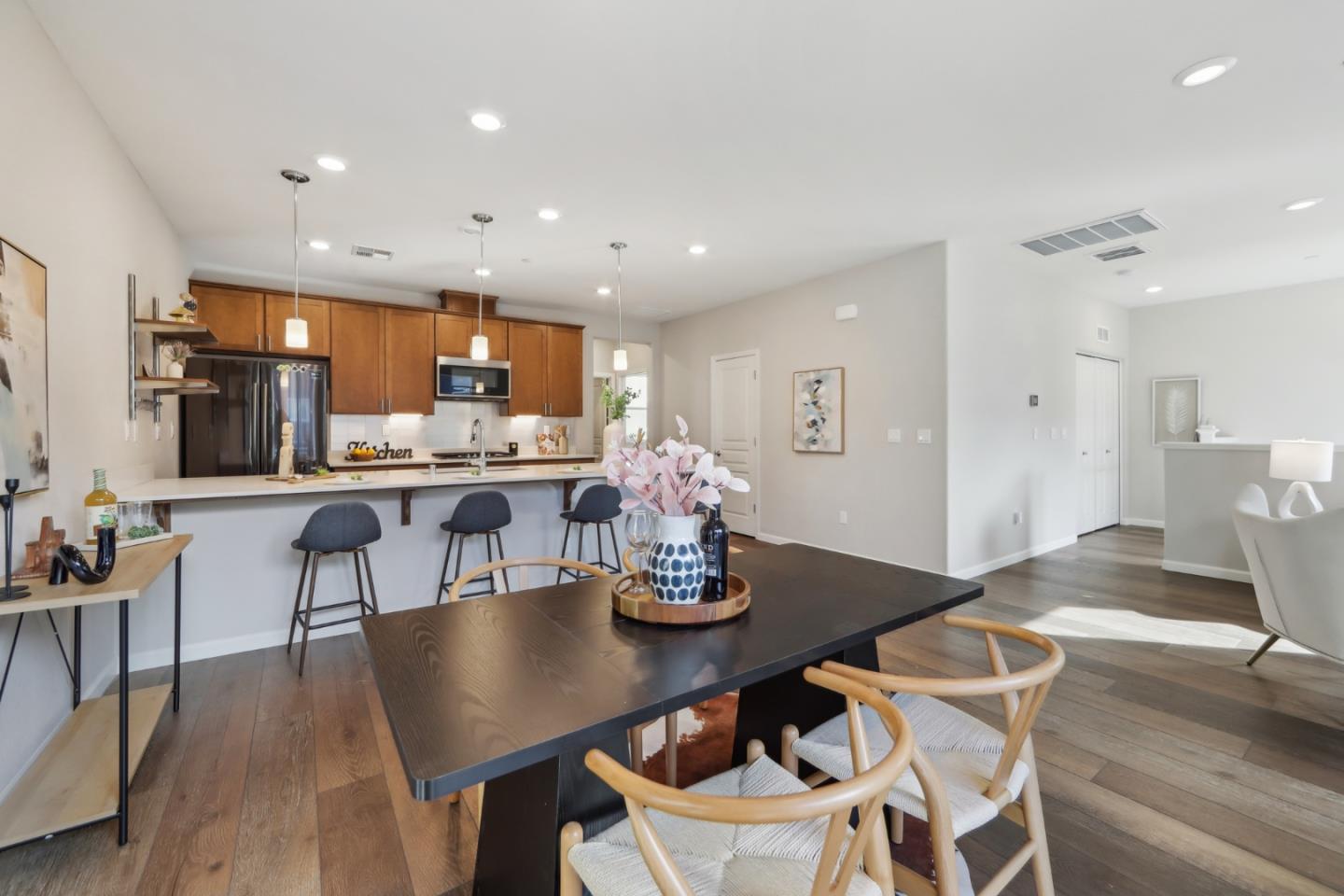 Detail Gallery Image 20 of 22 For 621 Clover Circle, Milpitas,  CA 95035 - 2 Beds | 2 Baths