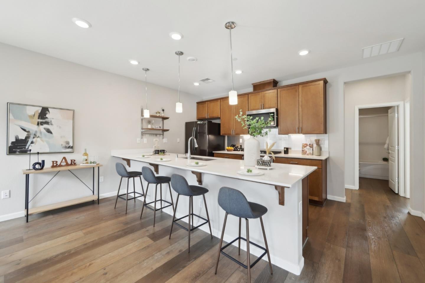Detail Gallery Image 6 of 22 For 621 Clover Circle, Milpitas,  CA 95035 - 2 Beds | 2 Baths