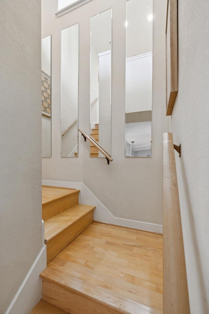 Detail Gallery Image 15 of 33 For 365 Forest Ave 2d,  Palo Alto,  CA 94301 - 3 Beds | 2/1 Baths