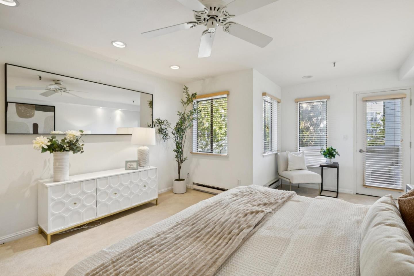Detail Gallery Image 17 of 33 For 365 Forest Ave 2d,  Palo Alto,  CA 94301 - 3 Beds | 2/1 Baths