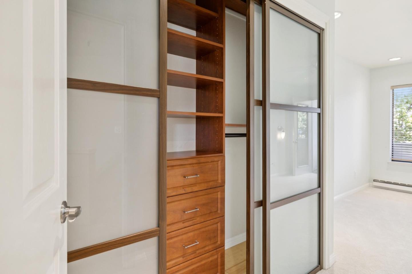 Detail Gallery Image 26 of 33 For 365 Forest Ave 2d,  Palo Alto,  CA 94301 - 3 Beds | 2/1 Baths