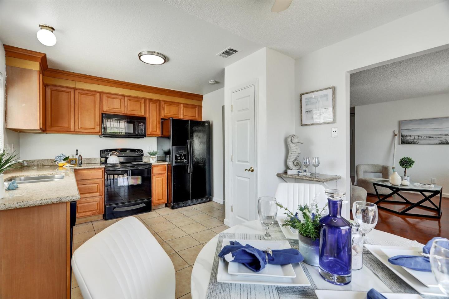 Detail Gallery Image 12 of 35 For 519 Rio Verde, Suisun City,  CA 94585 - 3 Beds | 1 Baths
