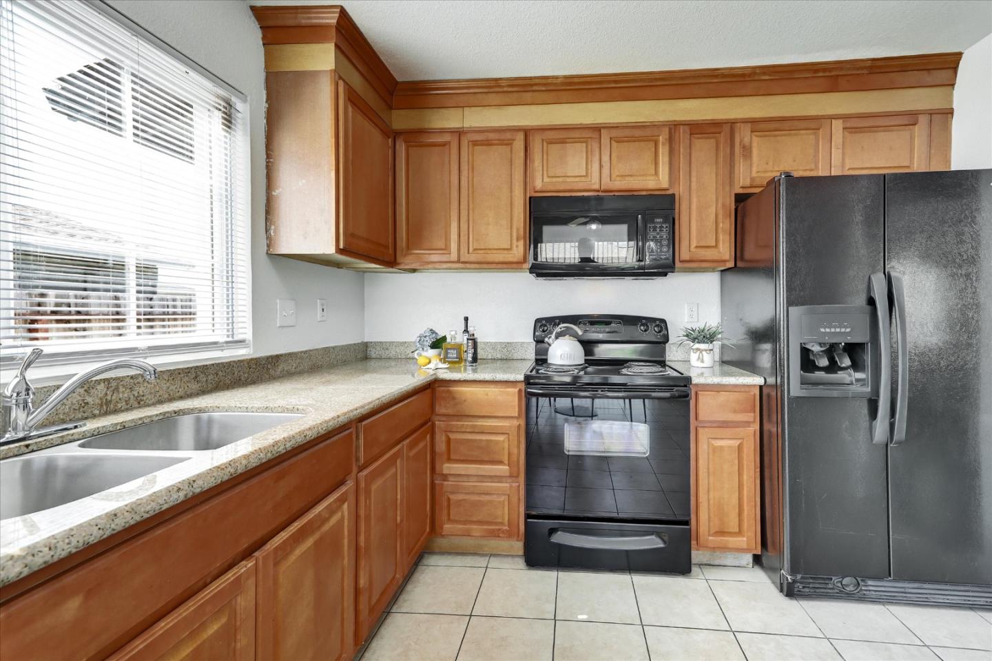 Detail Gallery Image 13 of 35 For 519 Rio Verde, Suisun City,  CA 94585 - 3 Beds | 1 Baths