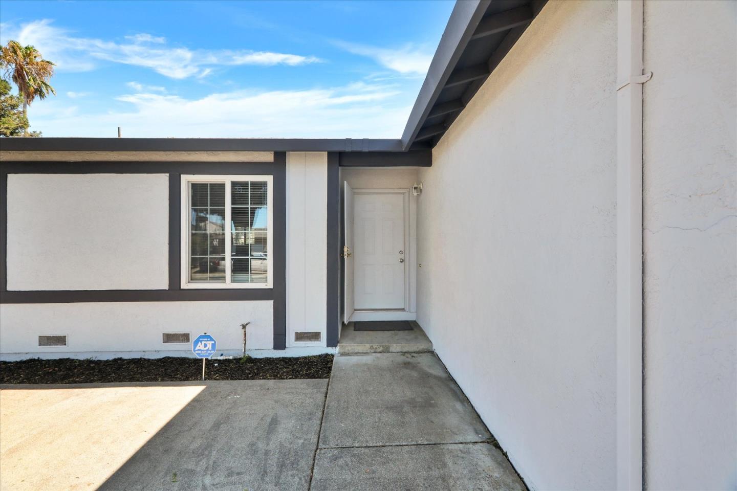 Detail Gallery Image 3 of 35 For 519 Rio Verde, Suisun City,  CA 94585 - 3 Beds | 1 Baths