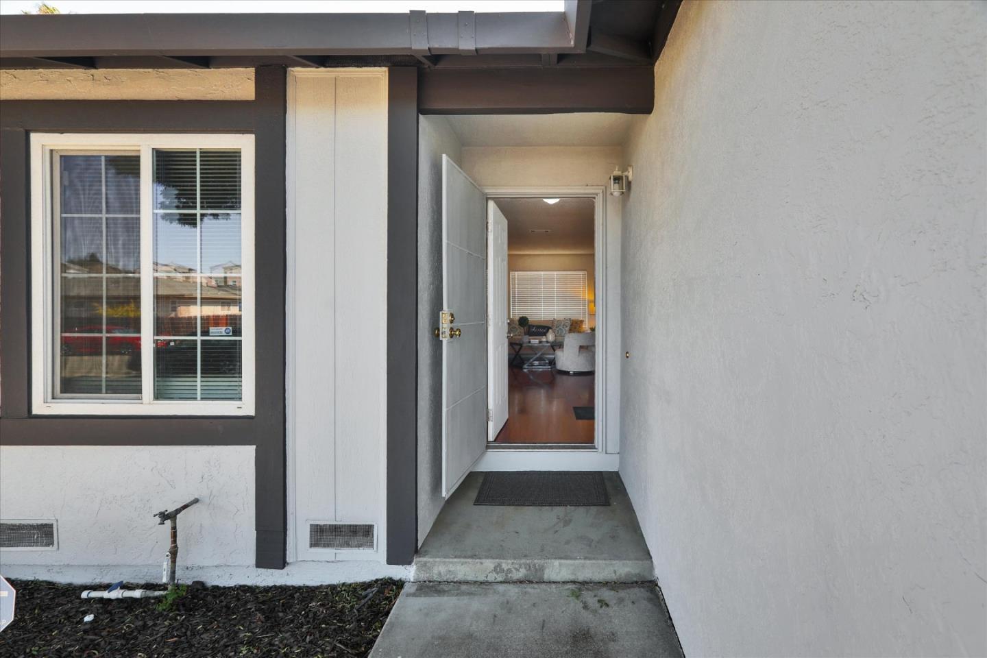 Detail Gallery Image 4 of 35 For 519 Rio Verde, Suisun City,  CA 94585 - 3 Beds | 1 Baths