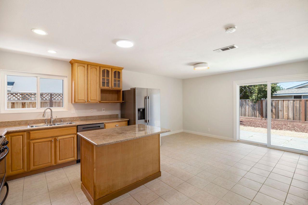 Detail Gallery Image 10 of 20 For 480 Chinook Ln, San Jose,  CA 95123 - 3 Beds | 2 Baths