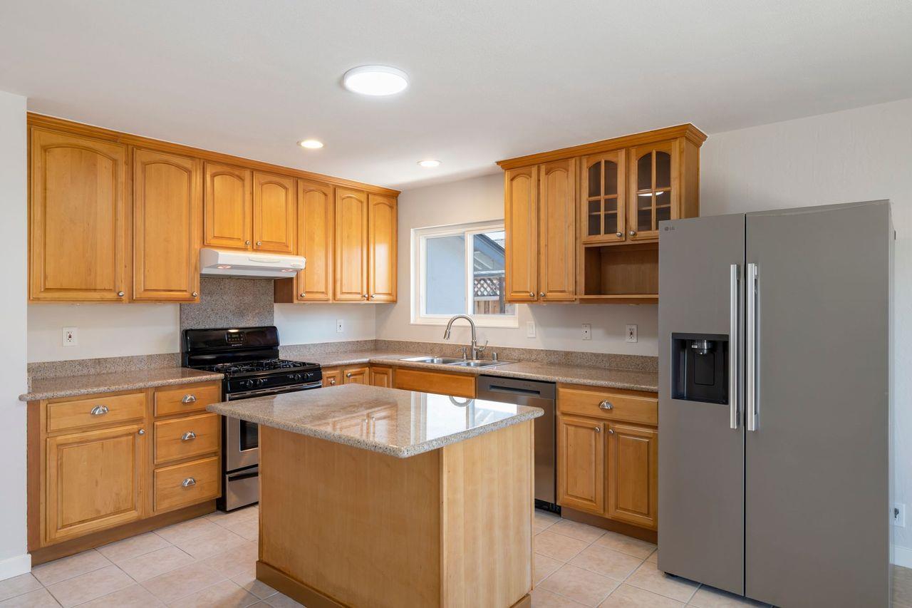 Detail Gallery Image 8 of 20 For 480 Chinook Ln, San Jose,  CA 95123 - 3 Beds | 2 Baths