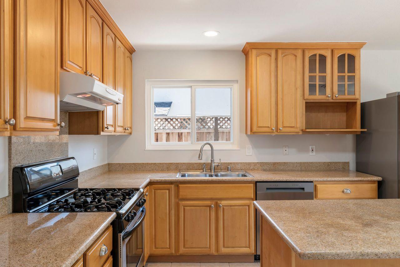 Detail Gallery Image 9 of 20 For 480 Chinook Ln, San Jose,  CA 95123 - 3 Beds | 2 Baths