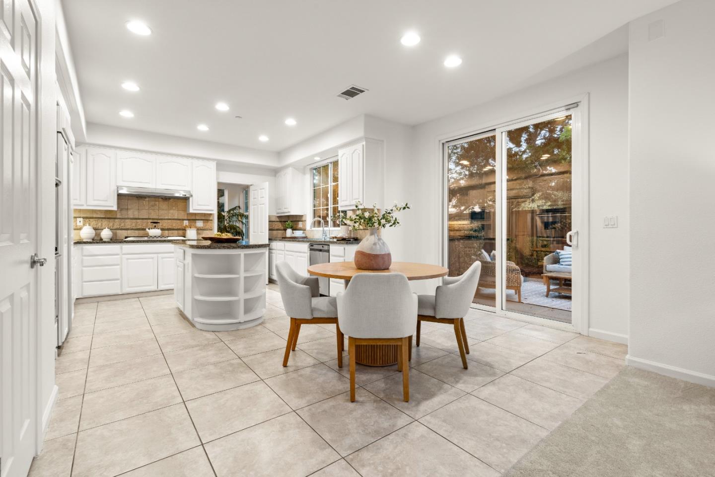 Detail Gallery Image 18 of 69 For 34798 Williams Way, Union City,  CA 94587 - 5 Beds | 4 Baths