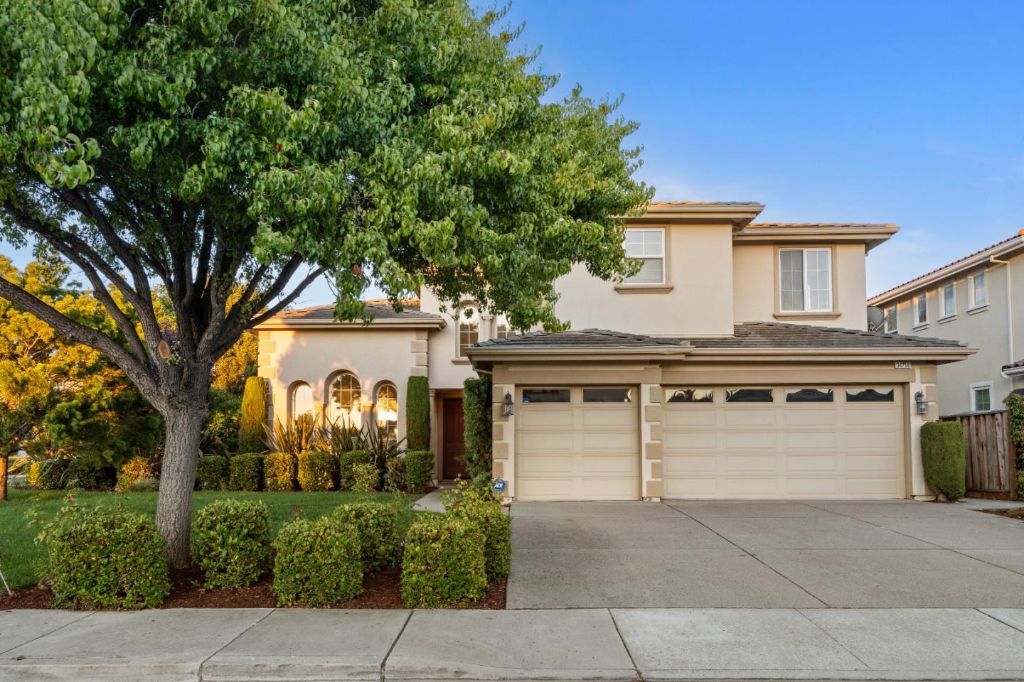 Detail Gallery Image 2 of 69 For 34798 Williams Way, Union City,  CA 94587 - 5 Beds | 4 Baths