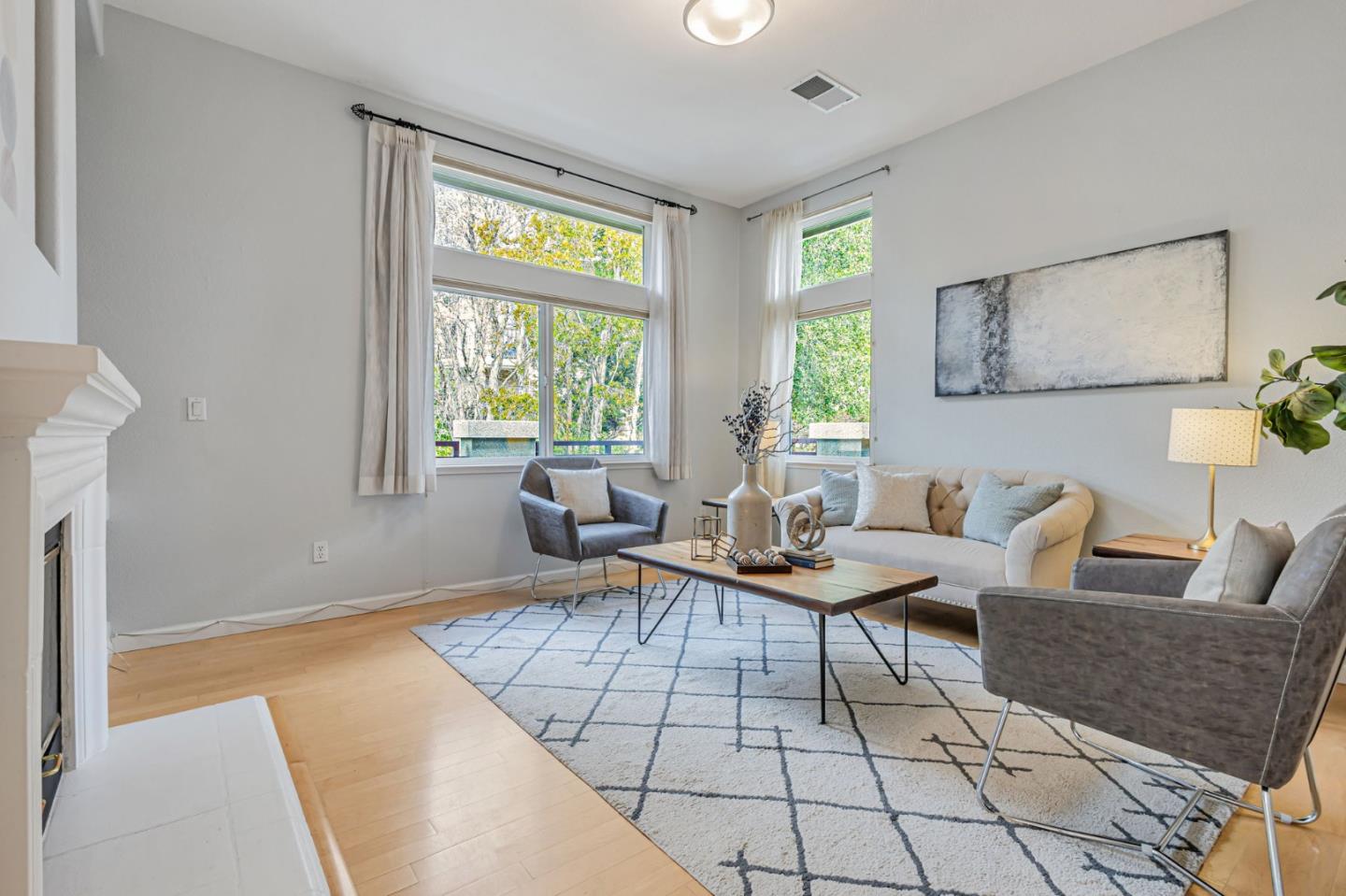 Detail Gallery Image 14 of 37 For 111 Cliff Swallow Ct, Brisbane,  CA 94005 - 3 Beds | 2/1 Baths