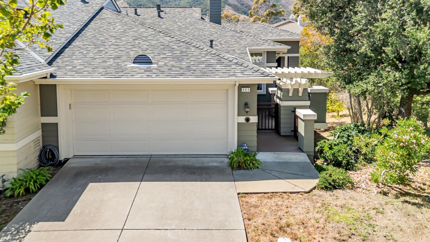 Detail Gallery Image 2 of 37 For 111 Cliff Swallow Ct, Brisbane,  CA 94005 - 3 Beds | 2/1 Baths