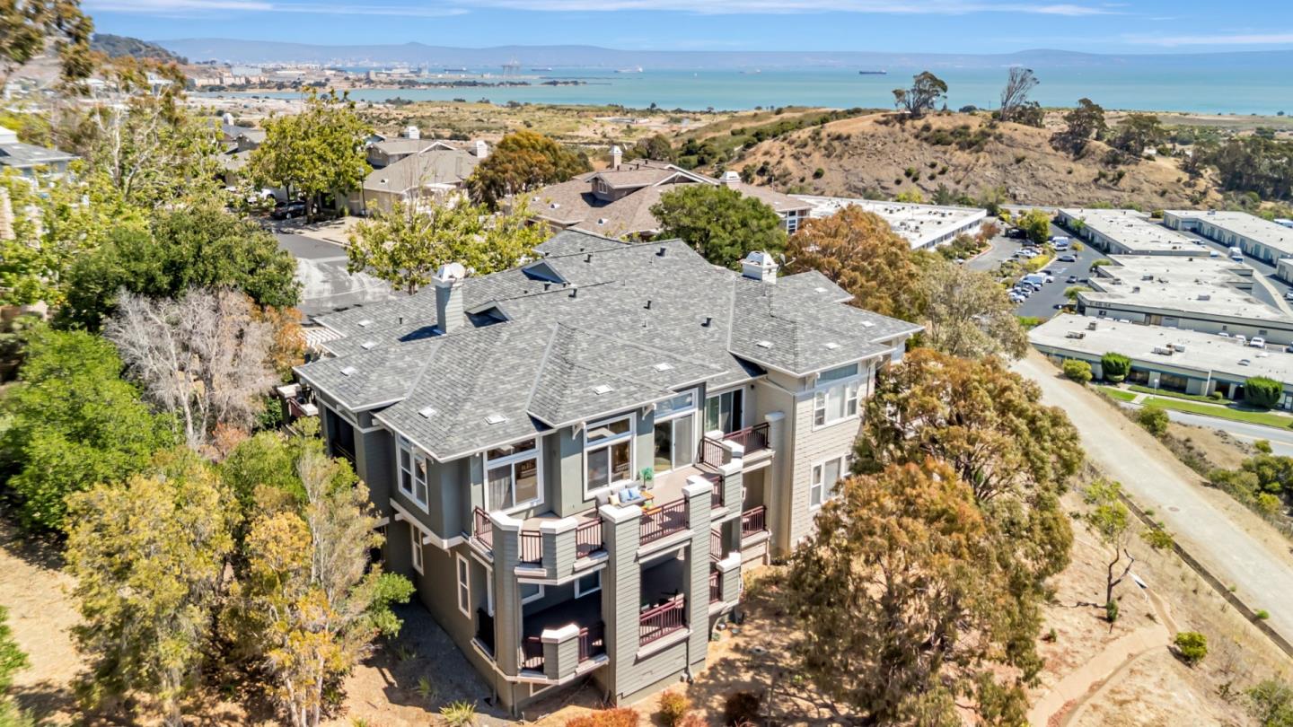 Detail Gallery Image 36 of 37 For 111 Cliff Swallow Ct, Brisbane,  CA 94005 - 3 Beds | 2/1 Baths