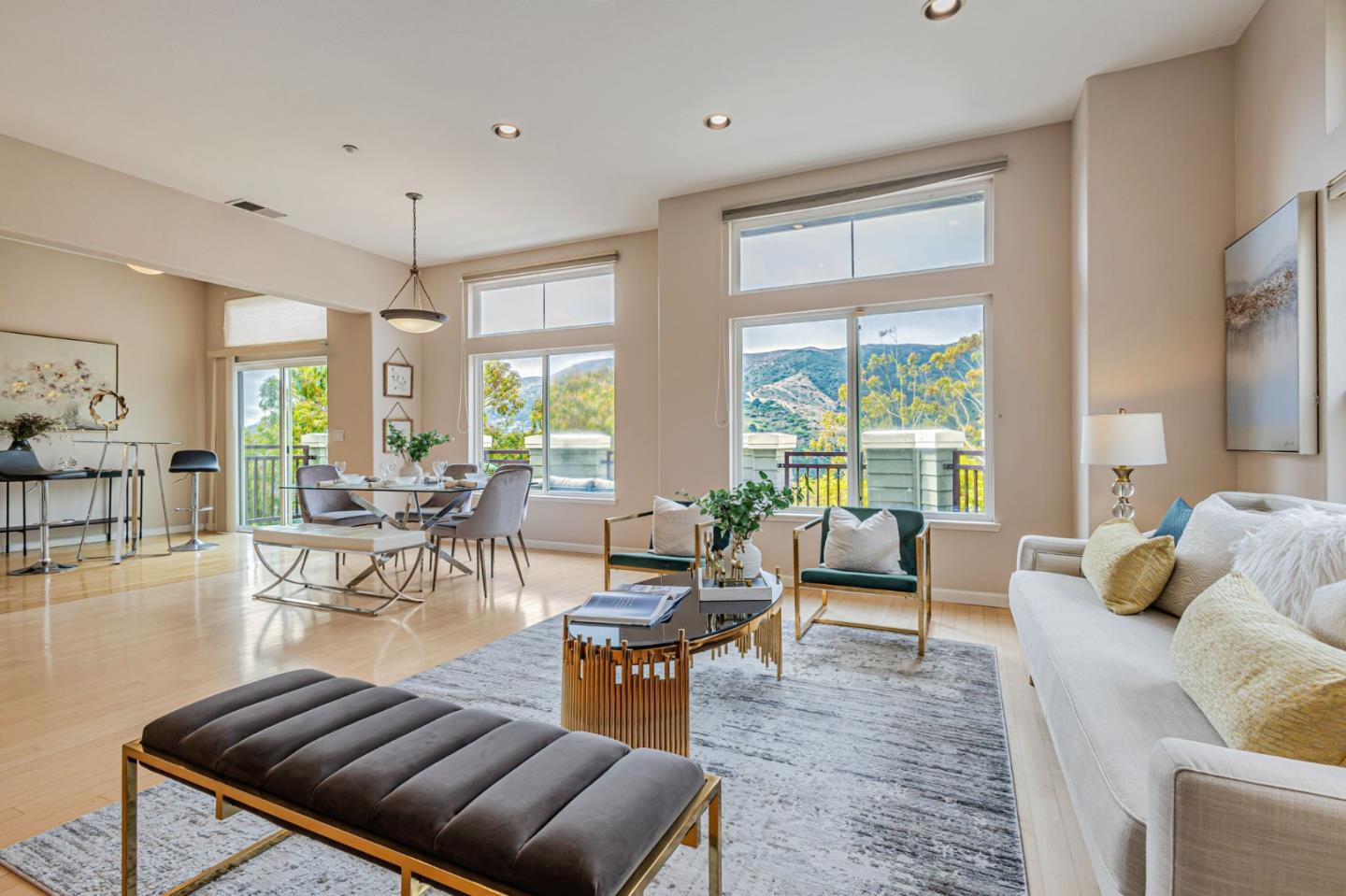 Detail Gallery Image 5 of 37 For 111 Cliff Swallow Ct, Brisbane,  CA 94005 - 3 Beds | 2/1 Baths