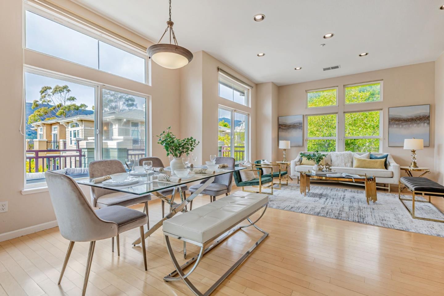 Detail Gallery Image 8 of 37 For 111 Cliff Swallow Ct, Brisbane,  CA 94005 - 3 Beds | 2/1 Baths