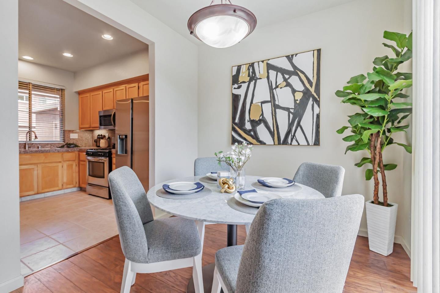 Detail Gallery Image 11 of 31 For 3518 Jasmine Cir, San Jose,  CA 95135 - 3 Beds | 2/1 Baths