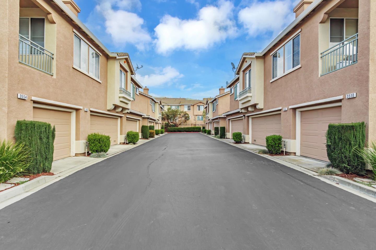 Detail Gallery Image 28 of 31 For 3518 Jasmine Cir, San Jose,  CA 95135 - 3 Beds | 2/1 Baths