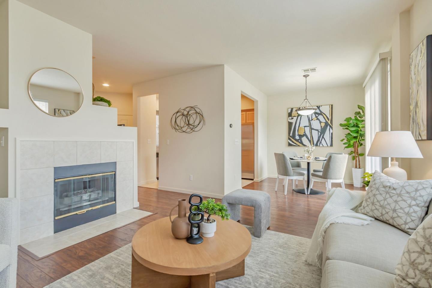 Detail Gallery Image 6 of 31 For 3518 Jasmine Cir, San Jose,  CA 95135 - 3 Beds | 2/1 Baths
