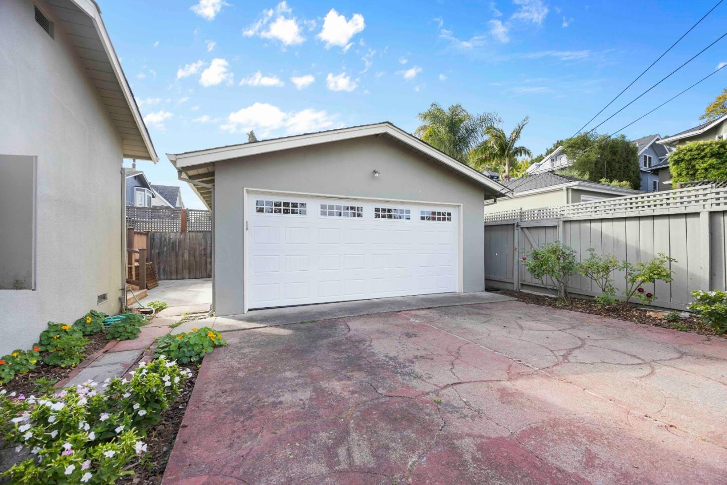 Detail Gallery Image 15 of 17 For 1361 Edgehill Dr, Burlingame,  CA 94010 - 2 Beds | 2 Baths