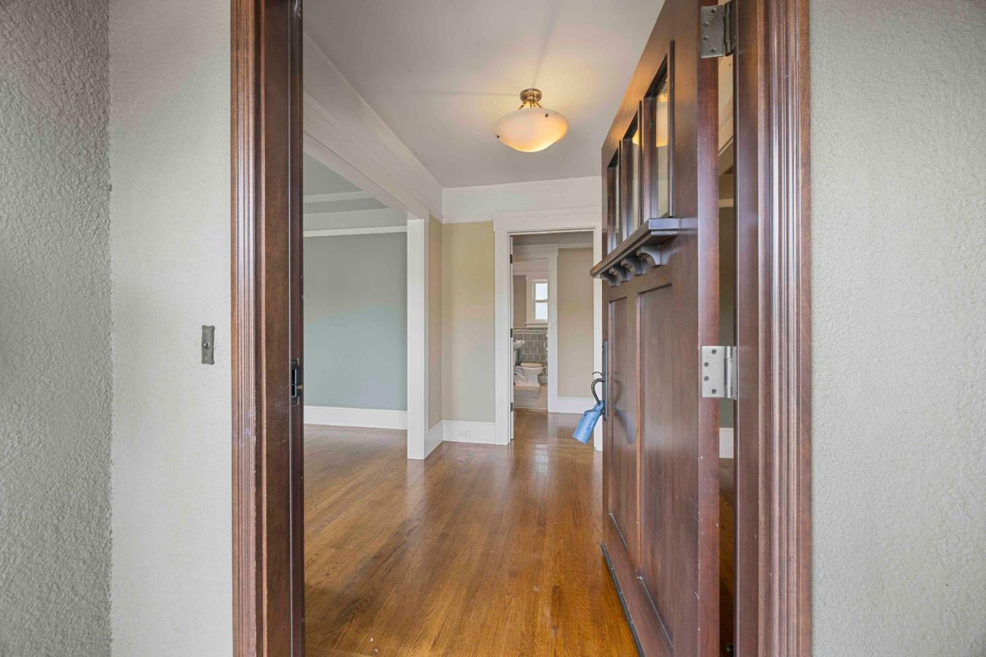 Detail Gallery Image 3 of 17 For 1361 Edgehill Dr, Burlingame,  CA 94010 - 2 Beds | 2 Baths