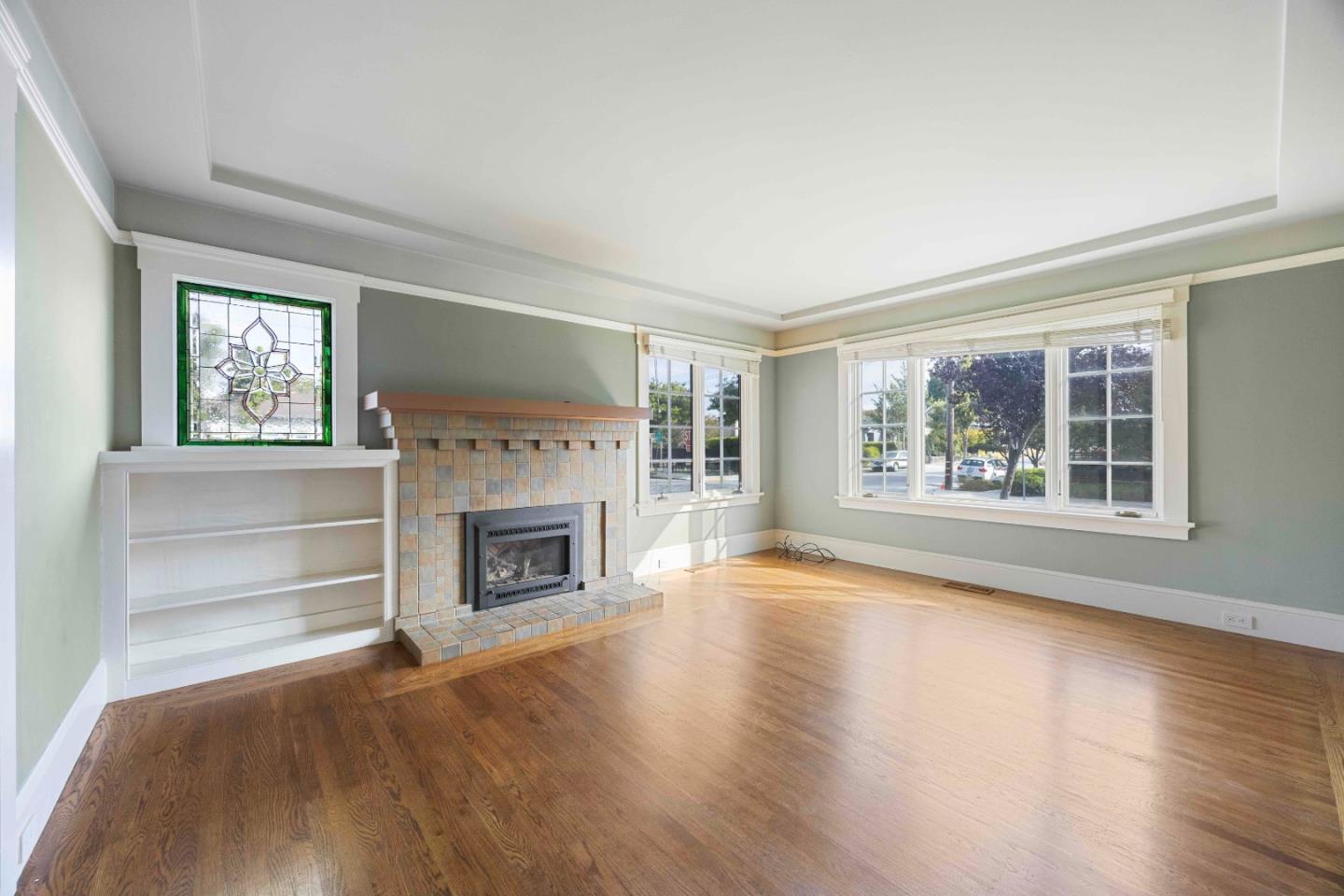 Detail Gallery Image 4 of 17 For 1361 Edgehill Dr, Burlingame,  CA 94010 - 2 Beds | 2 Baths
