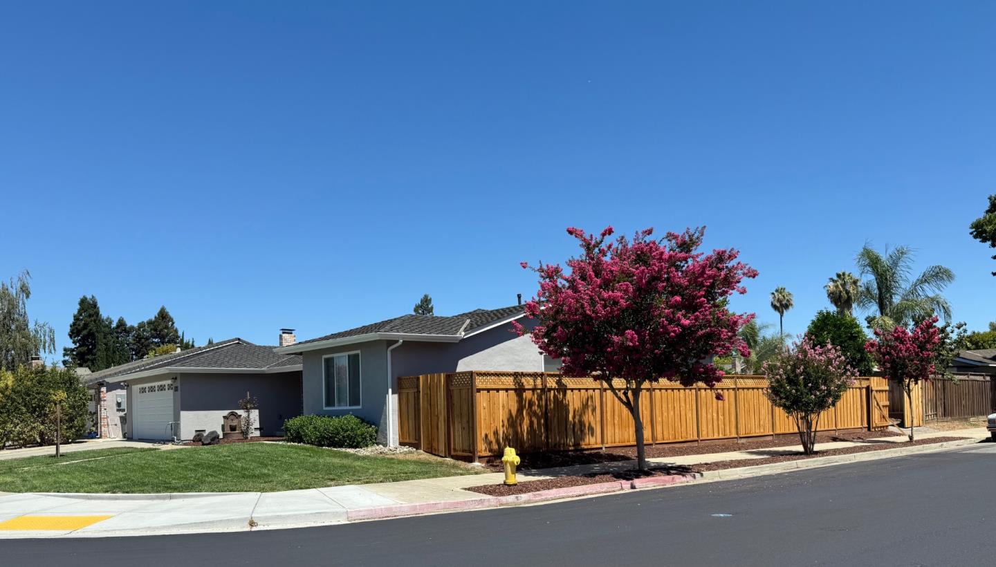 Detail Gallery Image 3 of 32 For 7604 Los Padres Ct, Gilroy,  CA 95020 - 4 Beds | 2 Baths