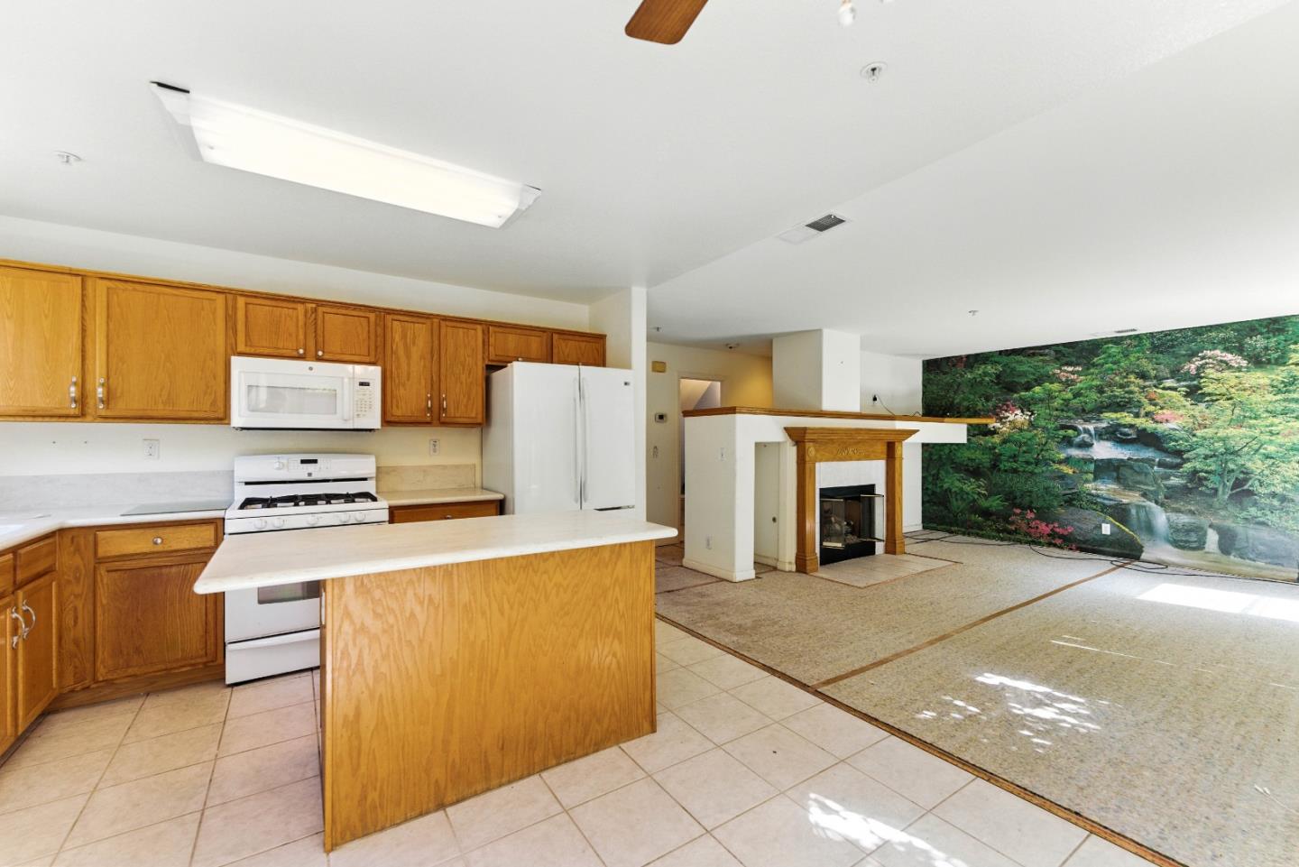 Detail Gallery Image 12 of 60 For 800 Gonzales Cir, Gonzales,  CA 93926 - 5 Beds | 2/1 Baths