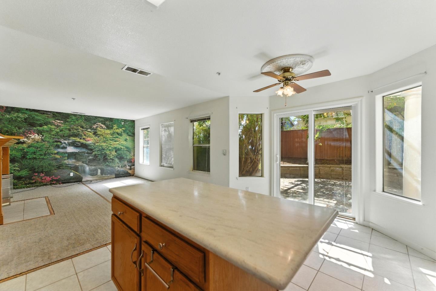 Detail Gallery Image 14 of 60 For 800 Gonzales Cir, Gonzales,  CA 93926 - 5 Beds | 2/1 Baths