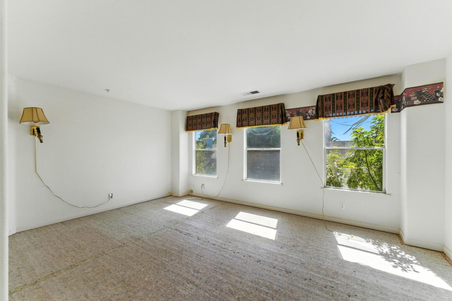 Detail Gallery Image 30 of 60 For 800 Gonzales Cir, Gonzales,  CA 93926 - 5 Beds | 2/1 Baths