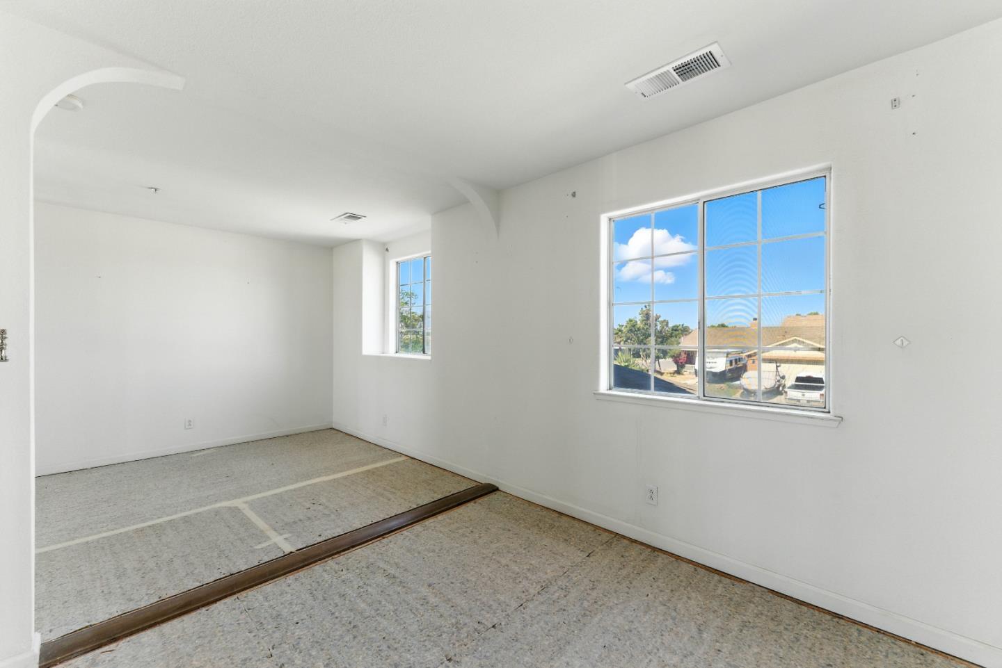 Detail Gallery Image 37 of 60 For 800 Gonzales Cir, Gonzales,  CA 93926 - 5 Beds | 2/1 Baths