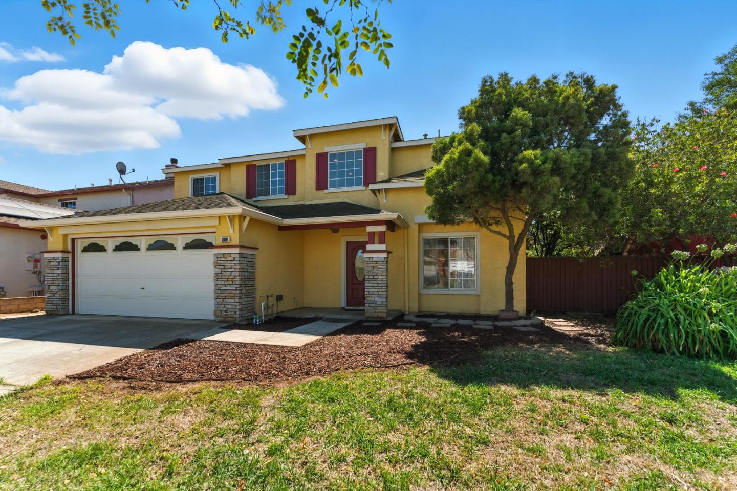 Detail Gallery Image 4 of 60 For 800 Gonzales Cir, Gonzales,  CA 93926 - 5 Beds | 2/1 Baths