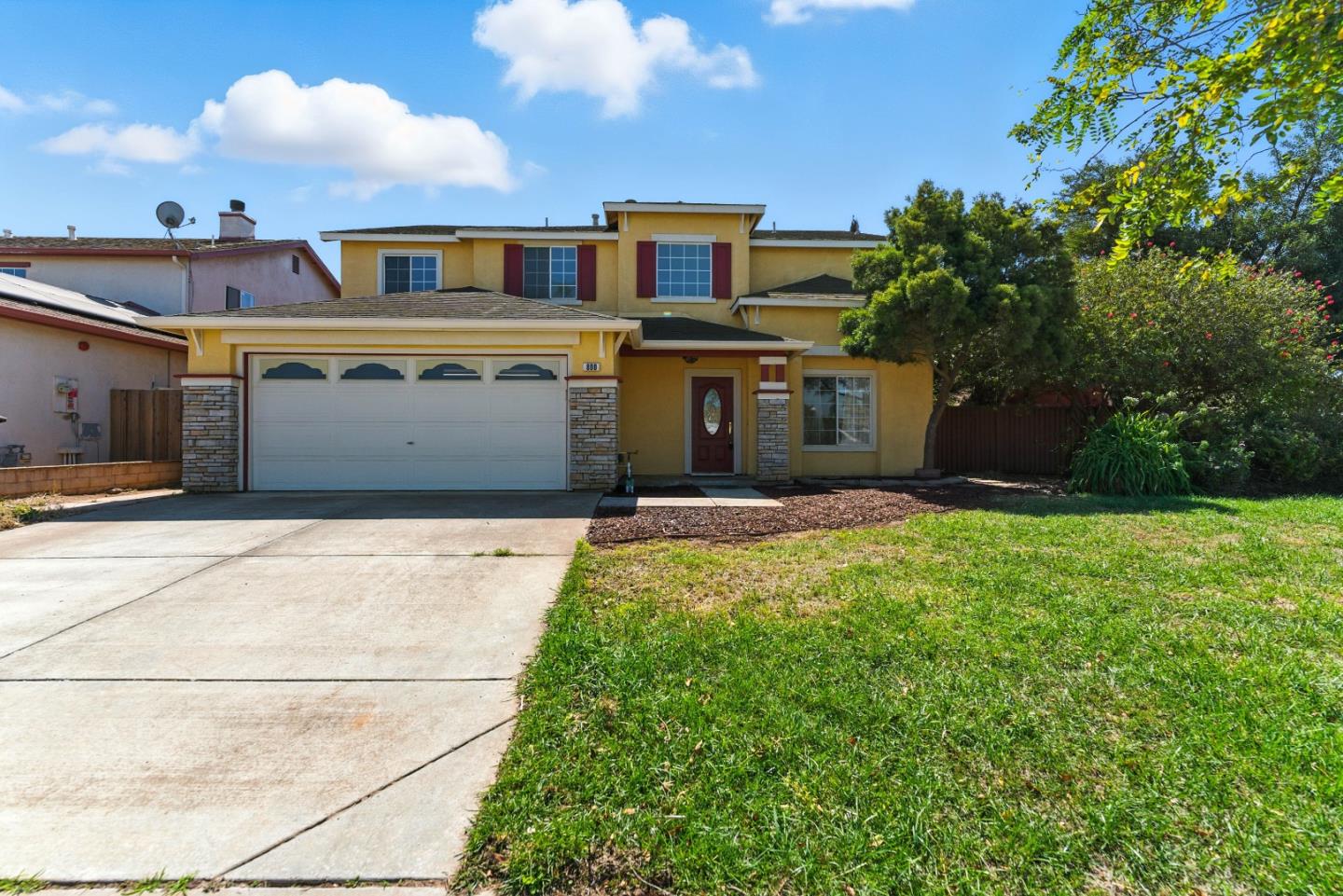 Detail Gallery Image 5 of 60 For 800 Gonzales Cir, Gonzales,  CA 93926 - 5 Beds | 2/1 Baths