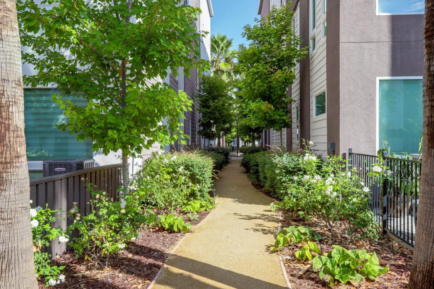 Detail Gallery Image 36 of 37 For 426 Ellicott Loop, San Jose,  CA 95123 - 3 Beds | 2/2 Baths