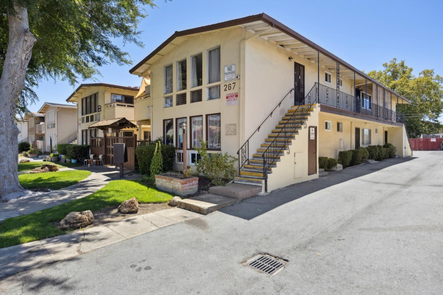 Detail Gallery Image 3 of 51 For 263 - 267 La Pala Dr, San Jose,  CA 95127 - – Beds | – Baths