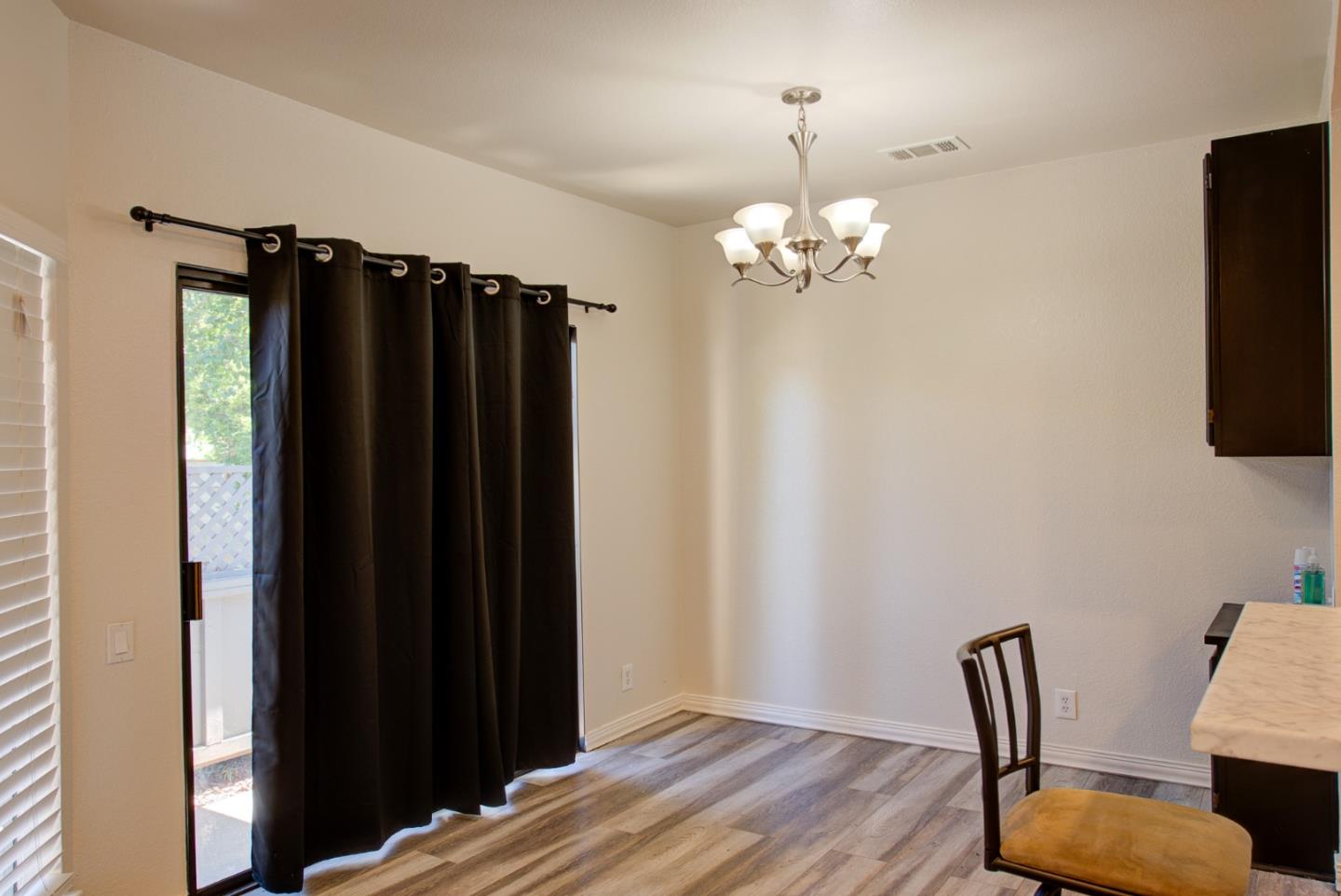 Detail Gallery Image 11 of 23 For 245 Kenbrook Cir #105,  San Jose,  CA 95111 - 2 Beds | 1 Baths