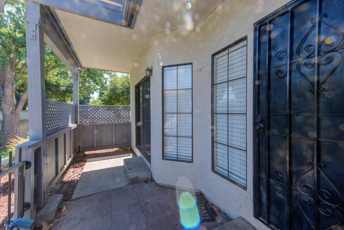 Detail Gallery Image 3 of 23 For 245 Kenbrook Cir #105,  San Jose,  CA 95111 - 2 Beds | 1 Baths