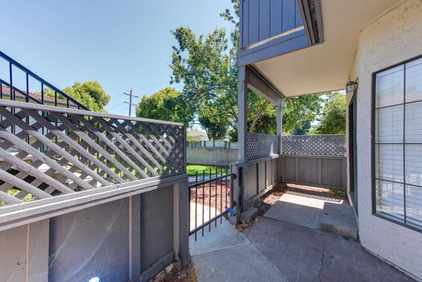 Detail Gallery Image 4 of 23 For 245 Kenbrook Cir #105,  San Jose,  CA 95111 - 2 Beds | 1 Baths