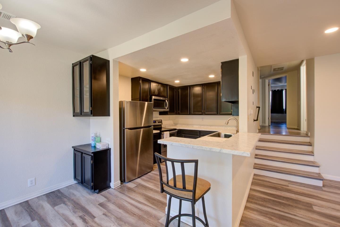 Detail Gallery Image 6 of 23 For 245 Kenbrook Cir #105,  San Jose,  CA 95111 - 2 Beds | 1 Baths