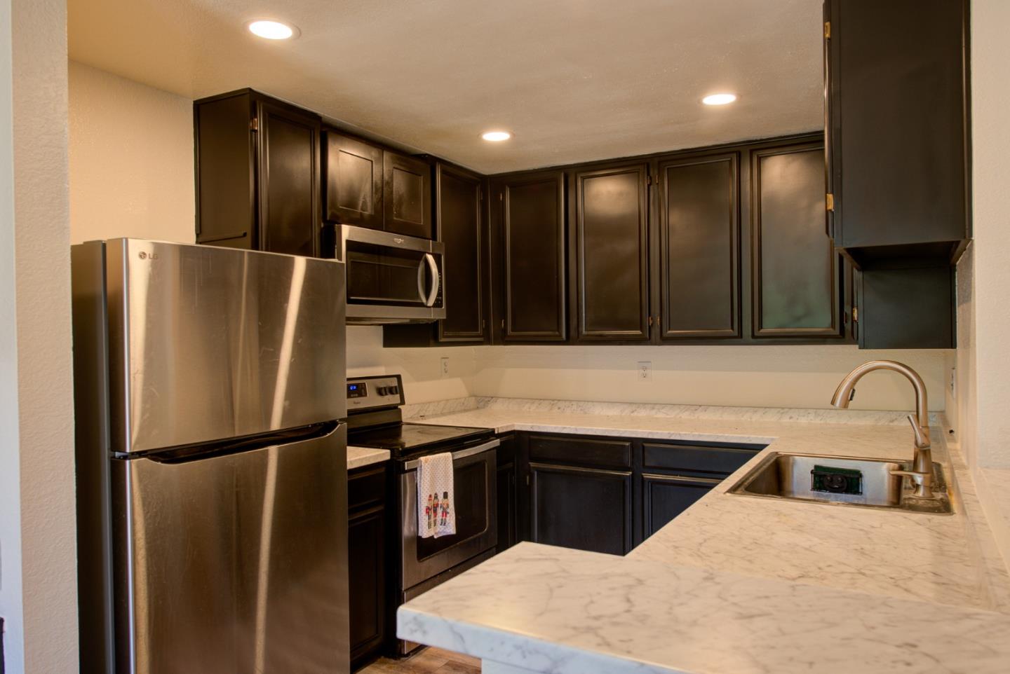 Detail Gallery Image 8 of 23 For 245 Kenbrook Cir #105,  San Jose,  CA 95111 - 2 Beds | 1 Baths