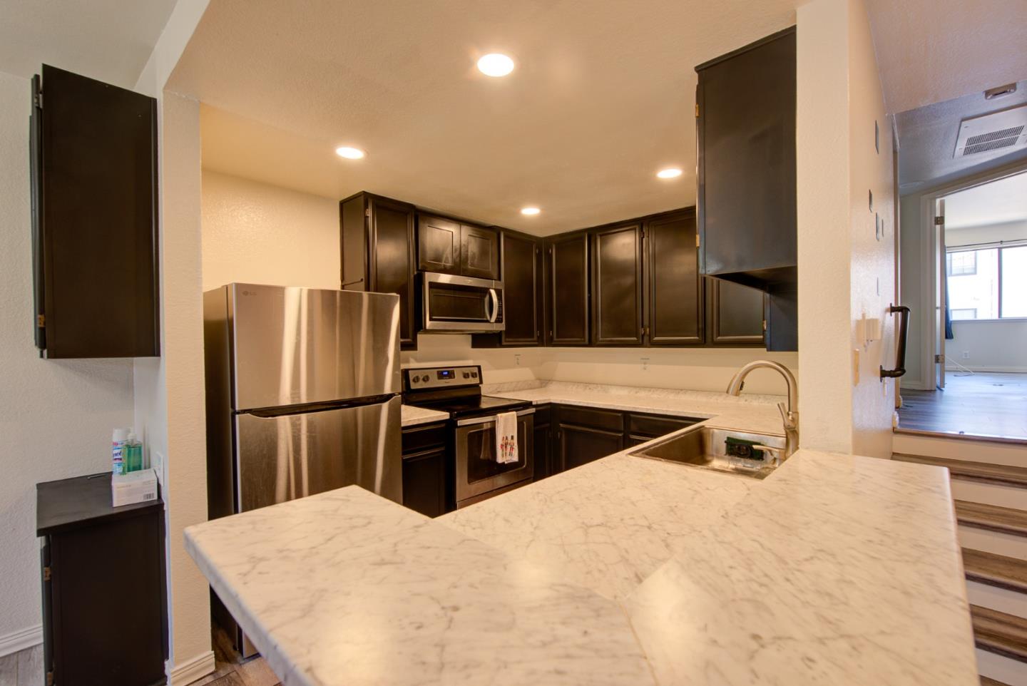 Detail Gallery Image 9 of 23 For 245 Kenbrook Cir #105,  San Jose,  CA 95111 - 2 Beds | 1 Baths