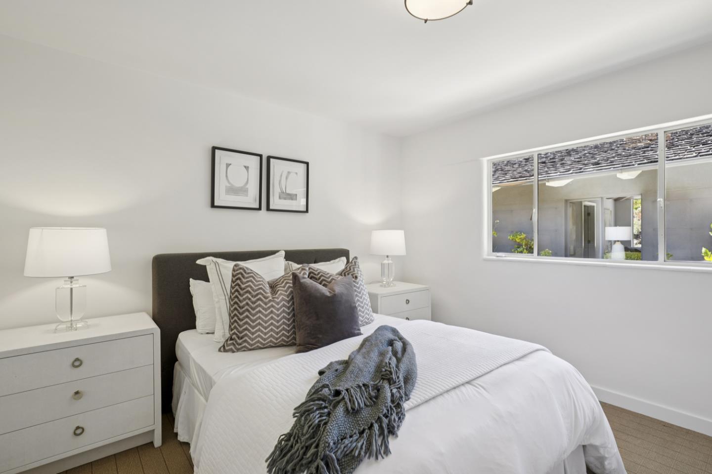 Detail Gallery Image 12 of 32 For 105 Reservoir Rd, Atherton,  CA 94027 - 4 Beds | 5 Baths