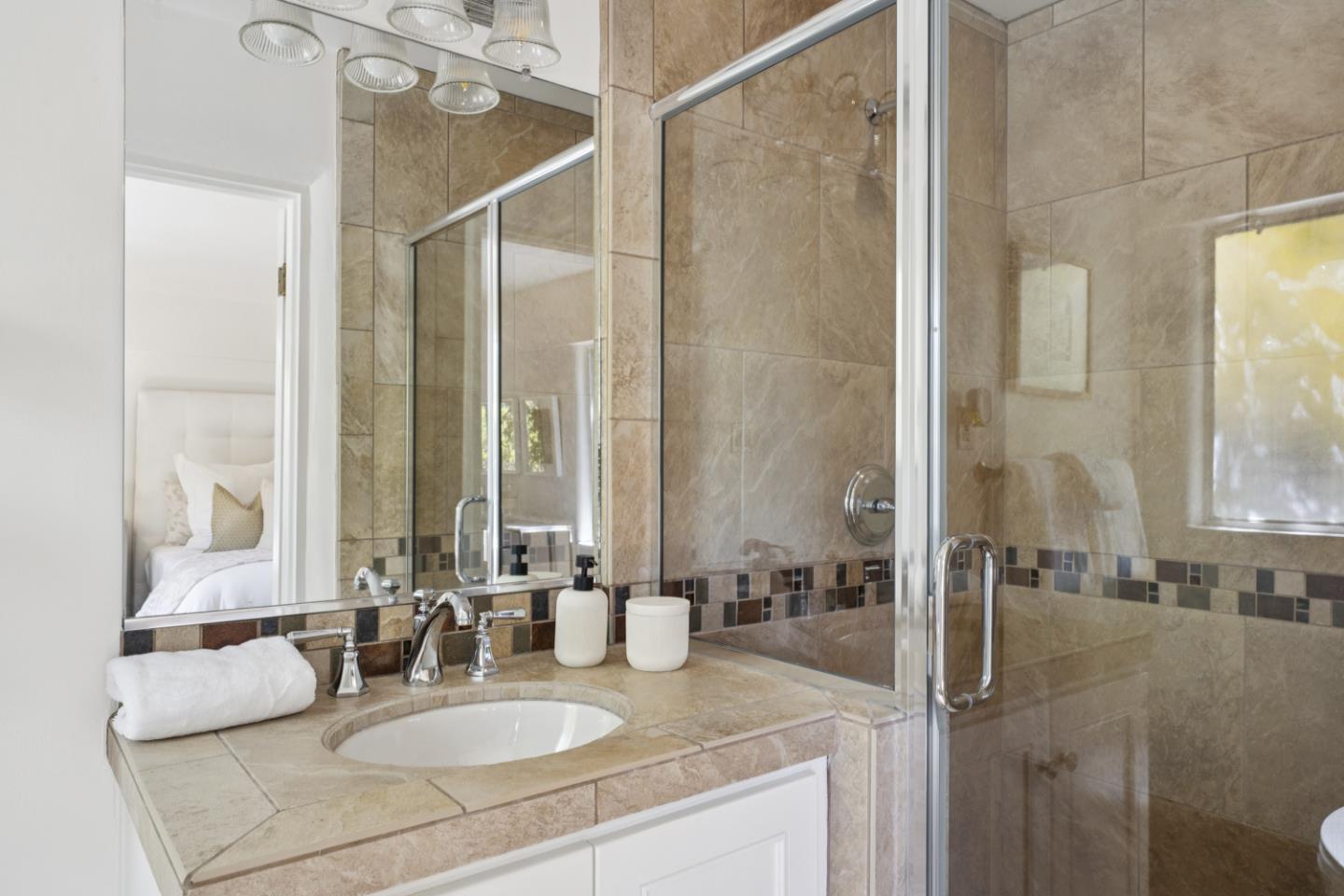 Detail Gallery Image 17 of 32 For 105 Reservoir Rd, Atherton,  CA 94027 - 4 Beds | 5 Baths