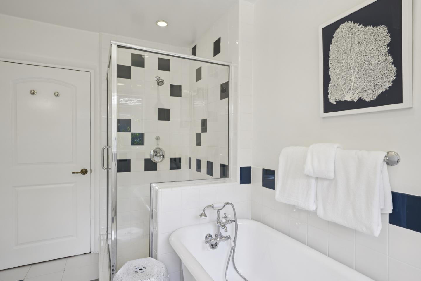 Detail Gallery Image 18 of 32 For 105 Reservoir Rd, Atherton,  CA 94027 - 4 Beds | 5 Baths