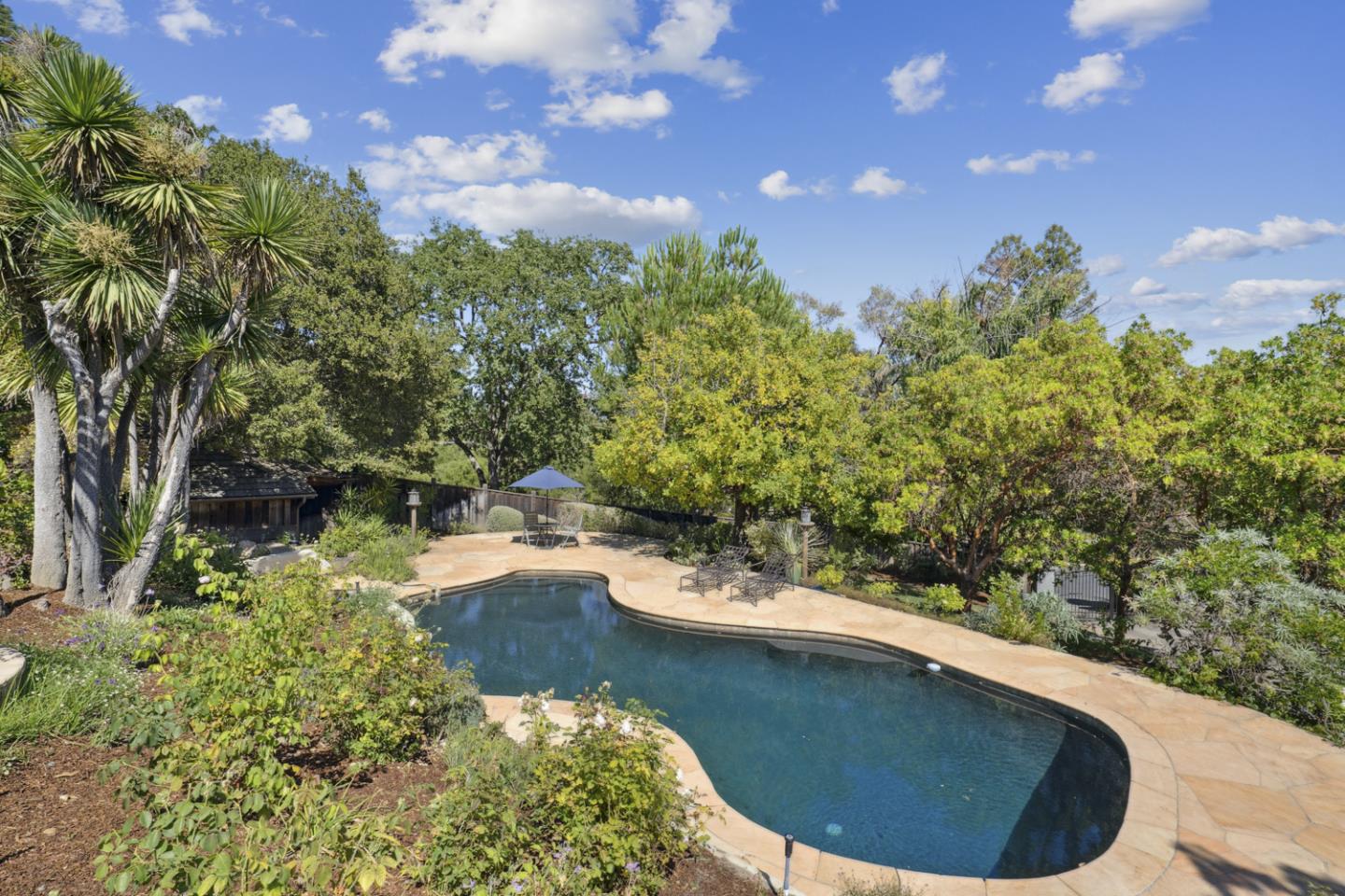 Detail Gallery Image 27 of 32 For 105 Reservoir Rd, Atherton,  CA 94027 - 4 Beds | 5 Baths