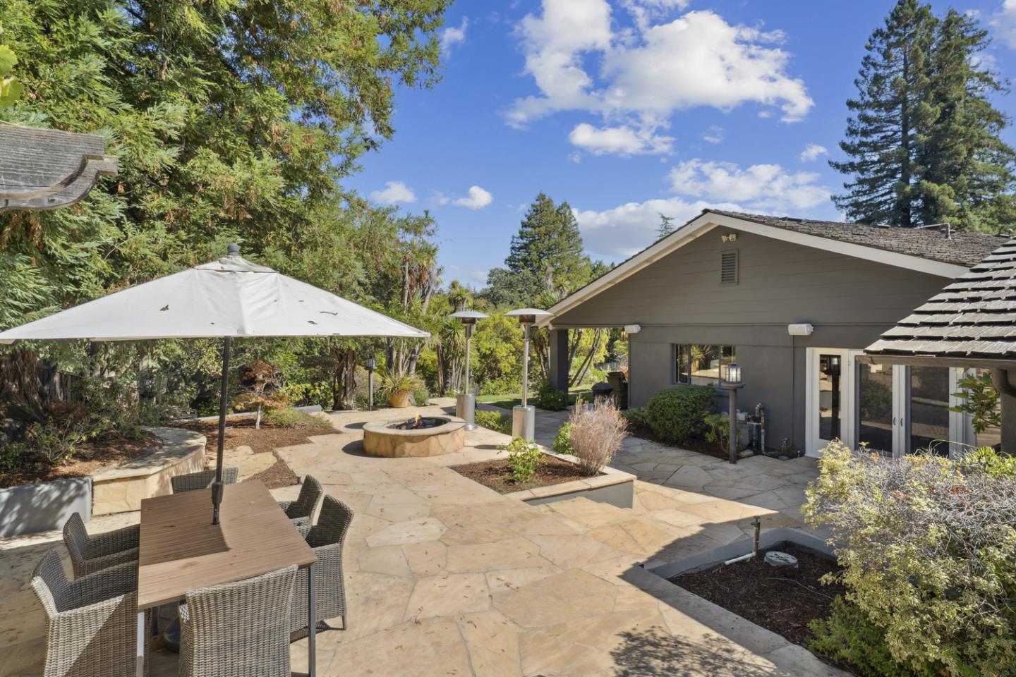 Detail Gallery Image 30 of 32 For 105 Reservoir Rd, Atherton,  CA 94027 - 4 Beds | 5 Baths