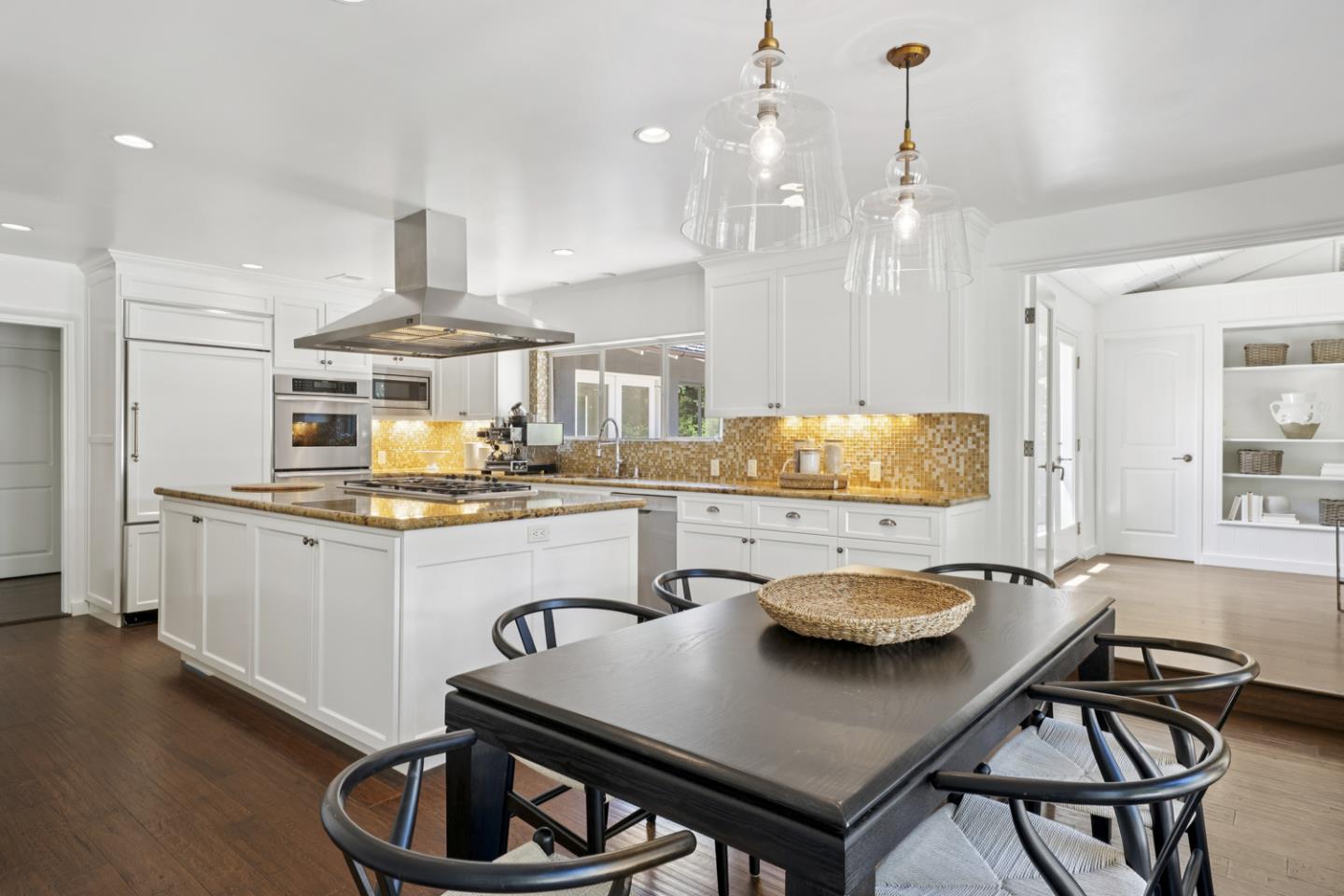 Detail Gallery Image 4 of 32 For 105 Reservoir Rd, Atherton,  CA 94027 - 4 Beds | 5 Baths