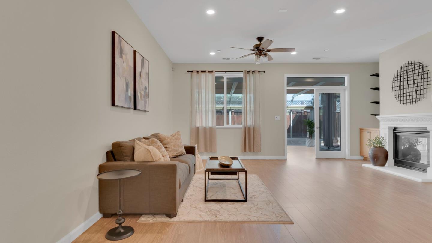 Detail Gallery Image 11 of 26 For 1254 Steinbeck Dr, Hollister,  CA 95023 - 4 Beds | 2 Baths
