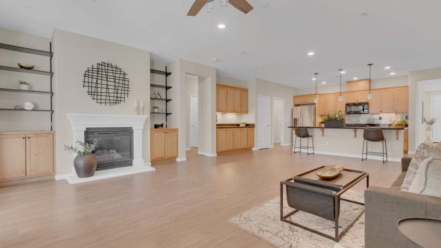 Detail Gallery Image 13 of 26 For 1254 Steinbeck Dr, Hollister,  CA 95023 - 4 Beds | 2 Baths